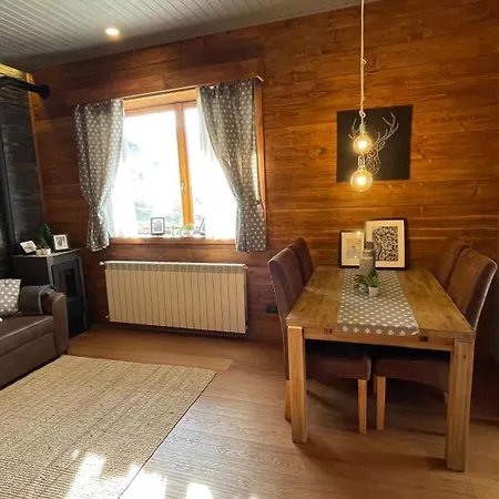 Tramonto Sulla Pista A Tatil Evi